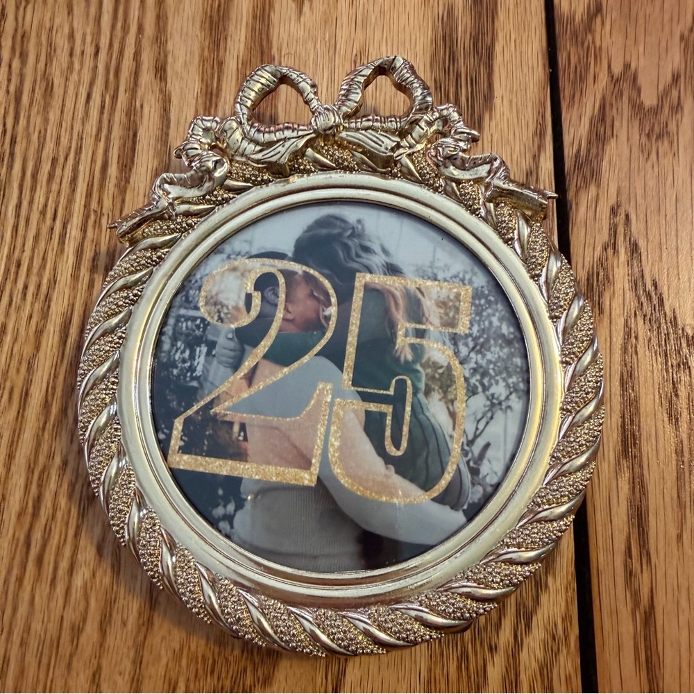 Belle Maison Gold Round Elegant Bow Picture Frame 4x4 | Glam Wedding Decor